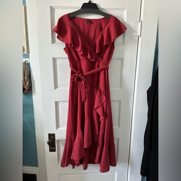 Women’s Ruffle Trim Belted Wrap Dress - Picture 3 of 5